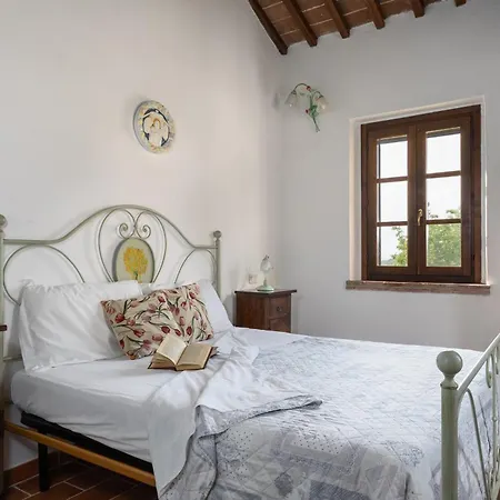 Santa Margherita كاستيغليون ديل لاغو